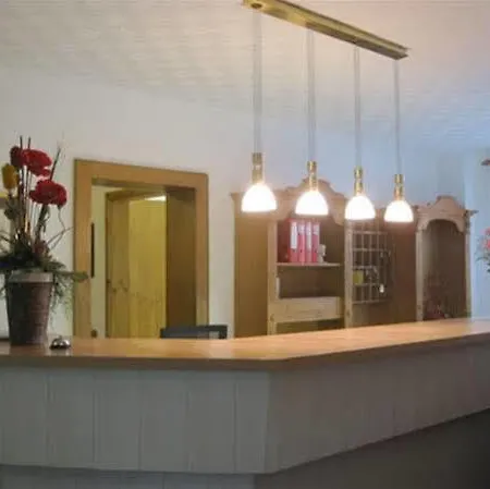 Central Hotel 2*